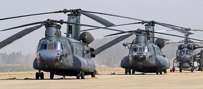 한국군 CH-47, HH-47 헬기가 주기장에 대기하고 있다. 세계일보 자료사진