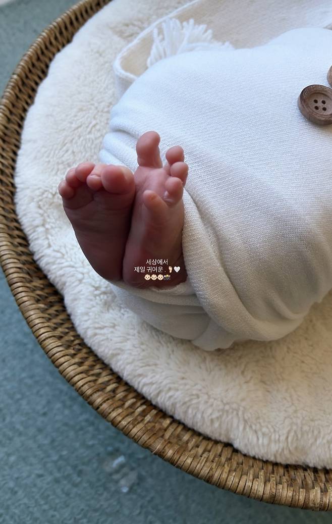 AOA 유나 아기. 유나 SNS