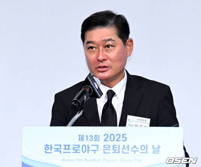 이종범 한은회 신임 회장이 인사를 남기고 있다.