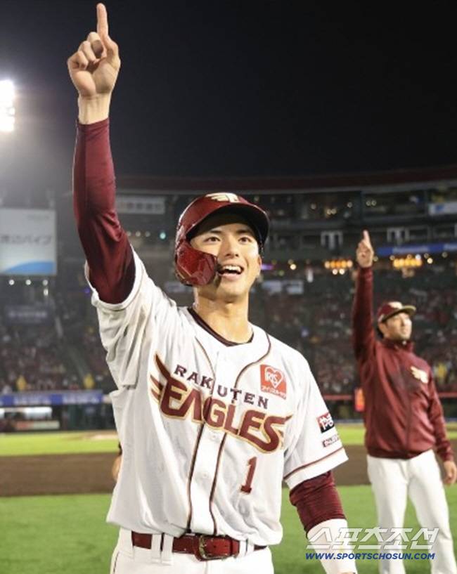 라쿠텐 유격수 무네야마는 메이지대학 시절 최고 야수로 인정받았다. 라쿠텐을 비롯해 5개 구단이 그를 2025년 신인 드래프트에서 1지명했다. 라쿠텐이 추첨을 통해 영입에 성공했다. 사진캡처=라쿠텐 이글스 SNS