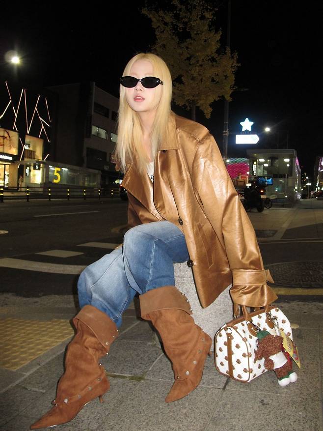@peoow__