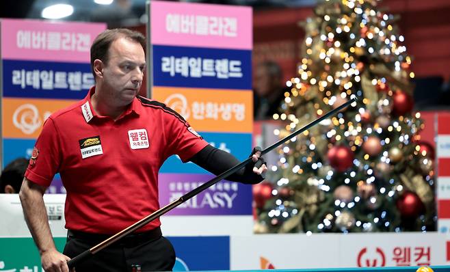 다니엘 산체스(스페인·웰컴저축은행)가 엄상필(우리금융캐피탈)을 세트스코어 3:0으로 완파했다. PBA 제공