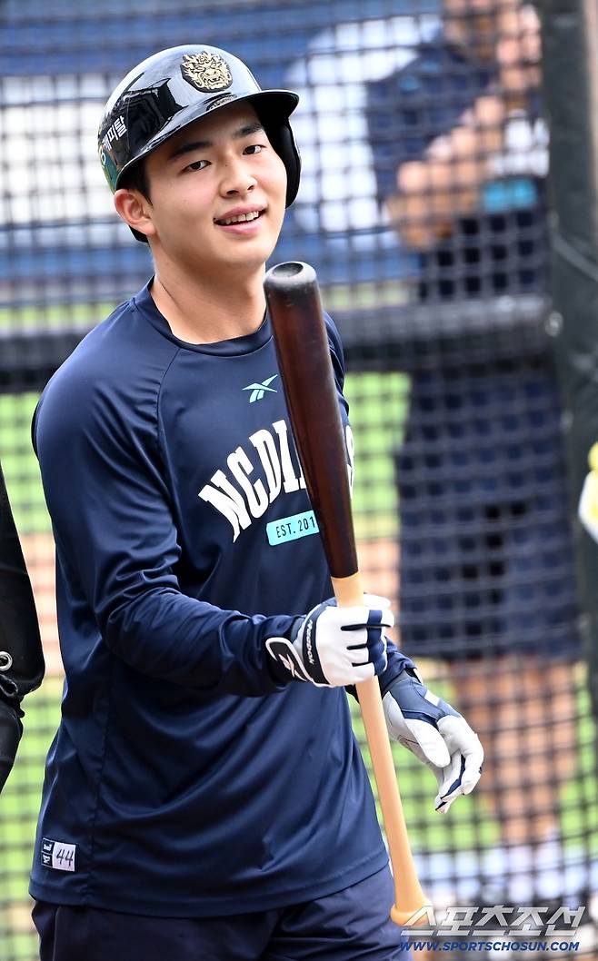 18일 창원NC파크에서 열린 삼성과 NC의 경기, NC 김휘집이 타격훈련을 하고 있다. 창원=허상욱 기자wook@sportschosun.com/2025.09.18/