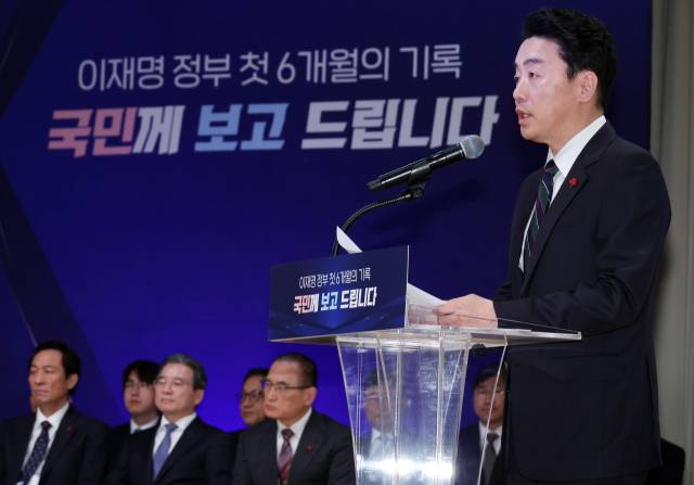 강훈식 비서실장이 7일 용산 대통령실에서 열린 이재명 대통령 정부 6개월 성과 간담회에서 발언하고 있다. 연합뉴스.