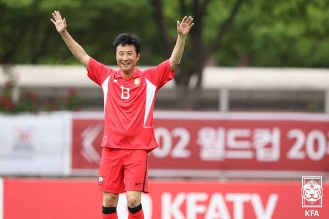 ▲ 이태석은 아버지 이야기를 피해갈 수 없다. 한국 축구 영광에 한 획을 그었던 이을용을 아버지로 둔 이태석이라 언제나 비교된다. 그래도 아버지의 발자취를 그대로 밟는 것을 목표로 홍명보호 중심으로 도약하길 기대한다.ⓒ 대한축구협회