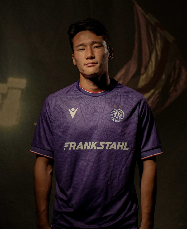 ▲ 이태석은 아버지 이야기를 피해갈 수 없다. 한국 축구 영광에 한 획을 그었던 이을용을 아버지로 둔 이태석이라 언제나 비교된다. 그래도 아버지의 발자취를 그대로 밟는 것을 목표로 홍명보호 중심으로 도약하길 기대한다.ⓒ 아우스트리아 빈