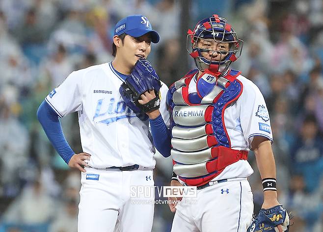 ▲ 원태인 강민호 ⓒ곽혜미 기자