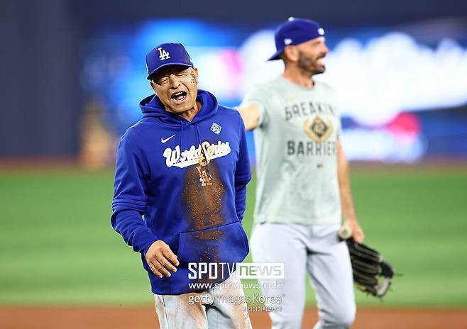 ▲ 다저스 월드시리즈 2연패를 이끈 결정적인 장면으로 회자되는 데이브 로버츠 감독의 수모