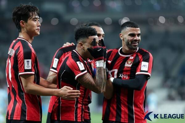 FC서울 린가드가 10일 서울월드컵경기장에서 치러진 멜버른 시티와의 2025~26시즌 아시아축구연맹(AFC) 챔피언스리그 엘리트(ACLE) 리그 페이즈 6차전에서 득점 후 세리머니 중이다. /사진=한국프로축구연맹