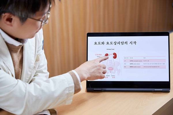 가톨릭대 성빈센트병원 종양내과 김현호 교수가 요로상피암에 대해 설명하고 있다./사진=신지호 기자