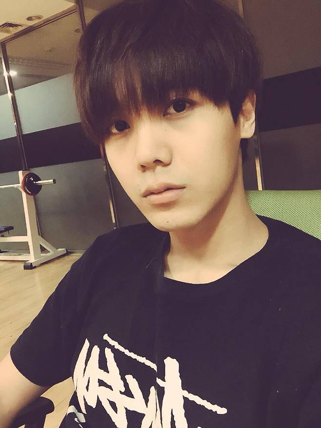 사진=그룹 엠블랙 미르 SNS