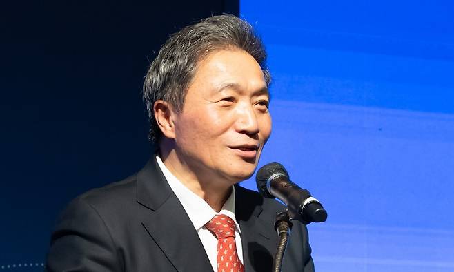 이학재 인천국제공항공사 사장이 지난 10일 인천 그랜드 하얏트 호텔에서 열린 제5회 인천공항포럼에서 인사말을 하고 있다. 연합뉴스