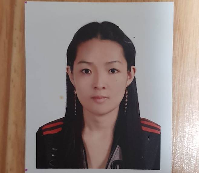 2007년 한국에 도착해 하나원에서 찍은 이유미 씨 증명사진. 한국 생활 첫발을 뗀 때다.