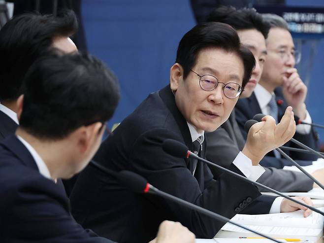 이재명 대통령이 12일 세종시 정부세종컨벤션센터에서 열린 과학기술정보통신부·개인정보보호위원회 업무보고에서 발언하고 있다. /대통령실통신사진기자단