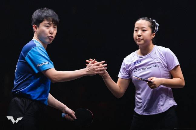 ▲ 임종훈-신유빈 조는 조별리그에서 브라질, 일본, 스페인 조합을 모두 3-0으로 꺾으며 단 한 게임도 내주지 않았다. 내용과 결과 모두에서 압도적인 흐름이었다. 난도가 오른 준결승과 결승에서는 천적이자 최강인 중국 조를 두 차례 잡아내면서 완벽한 우승을 달성했다. ⓒ 월드테이블테니스