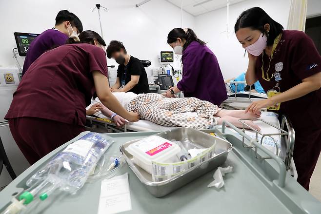 순천향대 천안병원 응급의료센터 모습. 야간 피크타임에는 환자들이 10분에 1명 꼴로 밀려 들었다./신현종 기자