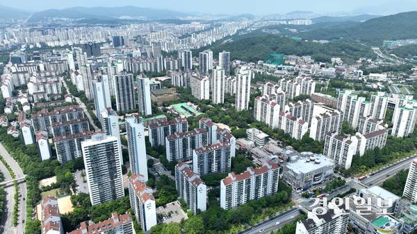 양지마을, 시범단지현대우성, 샛별마을, 목련마을 등 선도지구에 대한 정비구역지정 조건부로 승인이 나면서 재건축이 가시화된 1기신도시 분당 전경. /경인일보DB