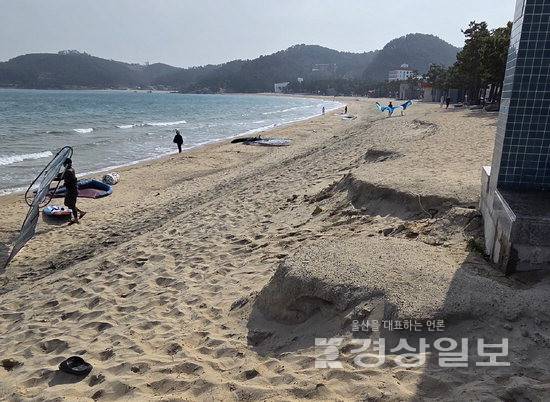 ▲ 울산 울주군 진하해수욕장의 장기적인 해양 침식을 막기 위해 해양수산부가 대책 마련에 나섰다. 경상일보 자료사진