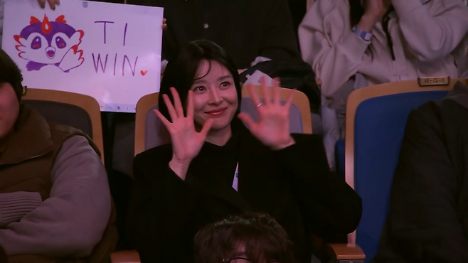 케스파 컵에서 포착된 배우 권나라. 유튜브 캡처