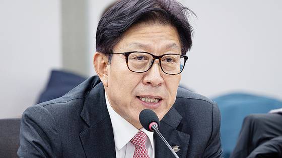 박형준 부산시장이 지난달 19일 서울 여의도 국회 의원회관에서 열린 '글로벌 해양허브도시 부산' 국회 릴레이 세미나에서 환영사를 하고 있다. 뉴스1