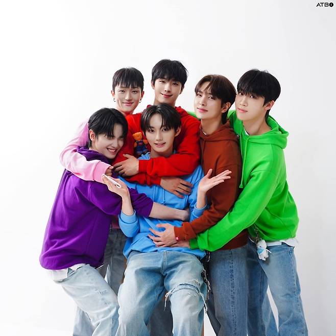 그룹 ATBO. ATBO 공식 페이스북
