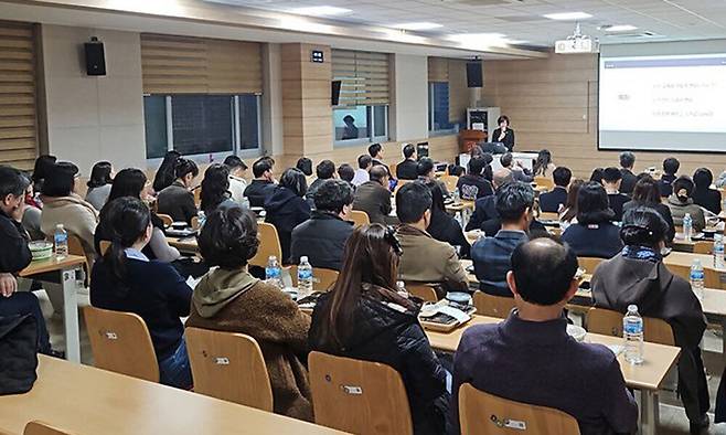런천 아카데미 강의가 열리고 있다. 계명문화대학교 제공