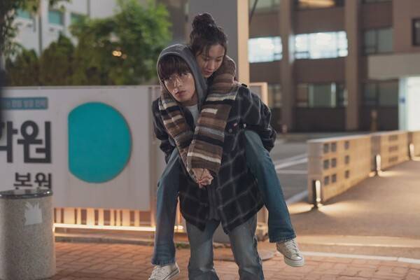 ⓒ'만약에 우리' 스틸컷