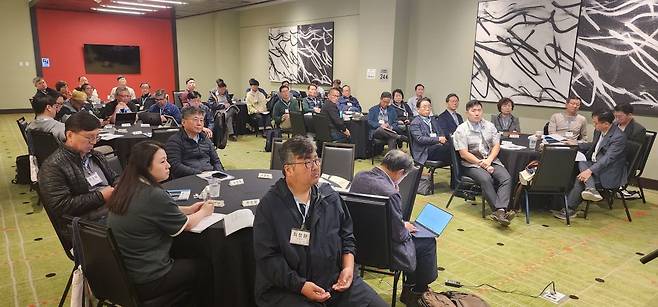 '중남미 동반자 선교 포럼' 참석자들이 16일(현지시각) 미국 캘리포니아주 부에나파크 힐튼 호텔에서 동반자 선교에 대한 강의를 듣는 모습