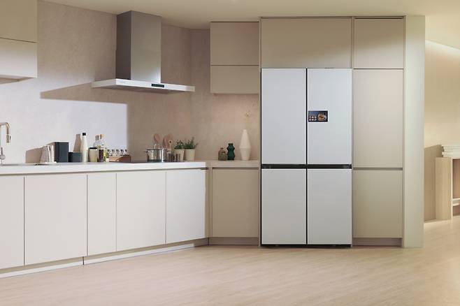 가전 최초로 제미나이 탑재한 삼성전자 ‘비스포크 AI 냉장고’ 라이프스타일 이미지. 삼성전자