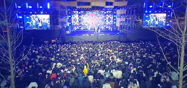 담양 '산타축제'.올해는 축제 첫날 지역 어린이들의 캐럴 공연을 시작으로 임창정, 왁스, EDM DJ 무대가 이어지고, 25일에는 노이즈와 지역 예술인 공연이 펼쳐진다. /담양군 제공