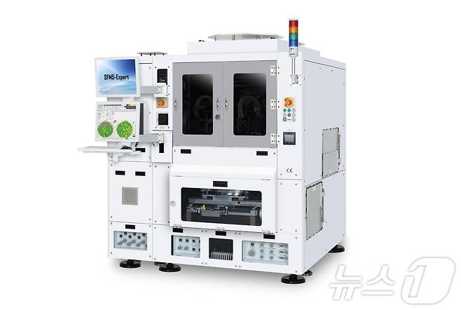 TC본더 'SFM5-Expert'(한화세미텍 제공). ⓒ 뉴스1 ⓒ News1 박주평 기자