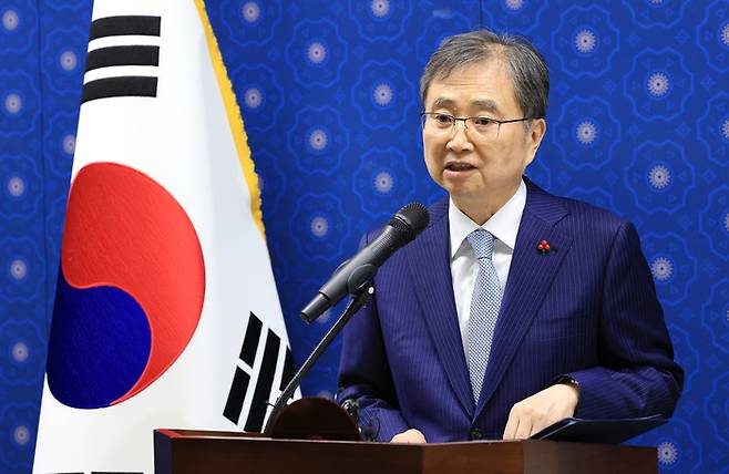 조현 외교부 장관이 19일 서울 종로구 외교부 청사에서 업무보고 사후 브리핑을 하고 있다. 뉴스1