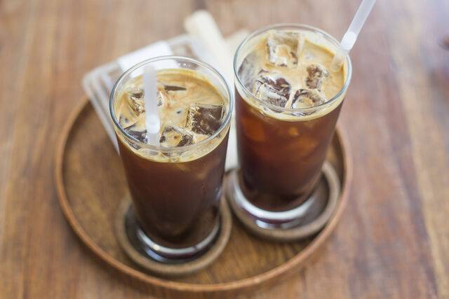 사진 속 아메리카노 표면 위 크레마를 확인할 수 있다. 클립아트코리아