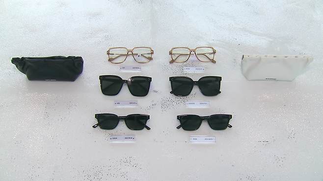 왼쪽은 젠틀몬스터 제품, 오른쪽은 블루엘리펀트 제품.