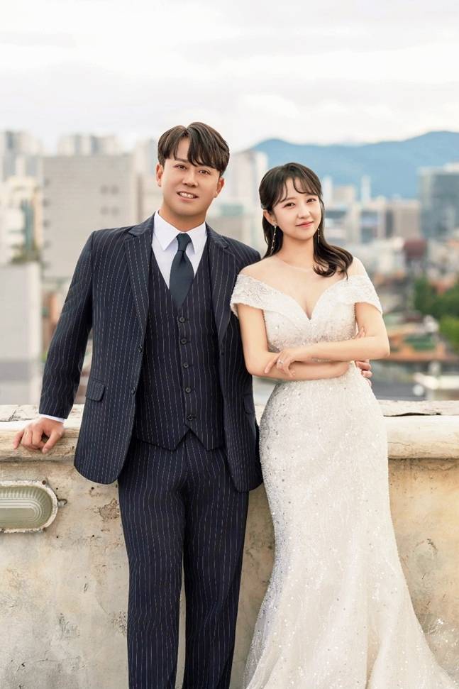 손지환 코치(왼쪽)와 허정윤씨. /사진=두산 베어스 제공