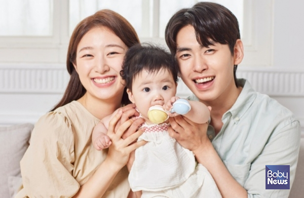 정부는 현재 만 8세 미만 아동에게 지급되는 아동수당의 대상 연령을 2030년까지 매년 1세씩 단계적으로 확대해 만 13세 미만까지 늘릴 계획이다. ⓒ베이비뉴스