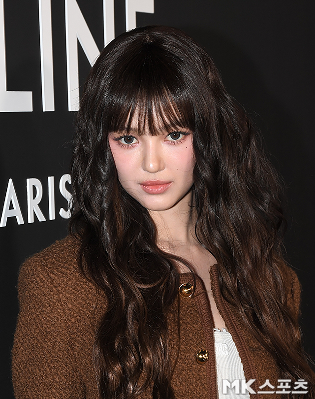 ‘혁명’의 끝은 깨짐이었다. 데뷔 3년 만에 소속사 복귀와 그룹 방출, 그리고 여전히 긴 논의가 이어지면서 결국 뉴진스는 ‘세 갈래’로 갈라지게 됐다. / 사진 = 천정환 기자