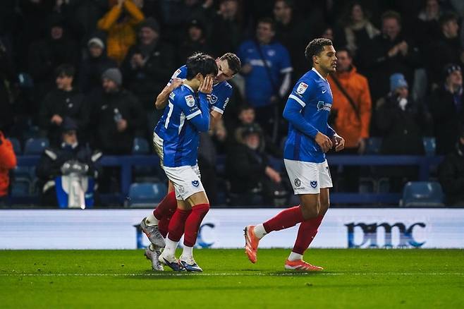 ▲ 잉글랜드 프로축구 챔피언십(2부) 무대에서 뛰는 공격수 양민혁이 후반 추가시간 극적인 결승 골로 홈구장을 폭발시켰다. 올 시즌 리그 3호 골. 유럽 데뷔 후 한 시즌 개인 최다골 기록을 새로 썼다. ⓒ 포츠머스