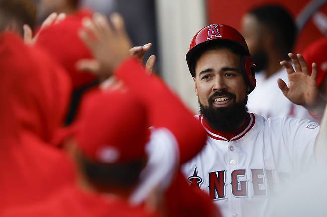 <yonhap photo-2337="">사진은 2024시즌 에인절스 렌던의 모습. EPA=연합뉴스</yonhap>