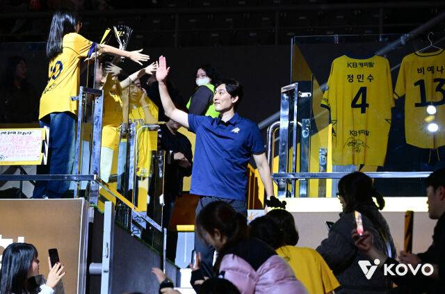 감독대행이 된 하현용 코치./KOVO