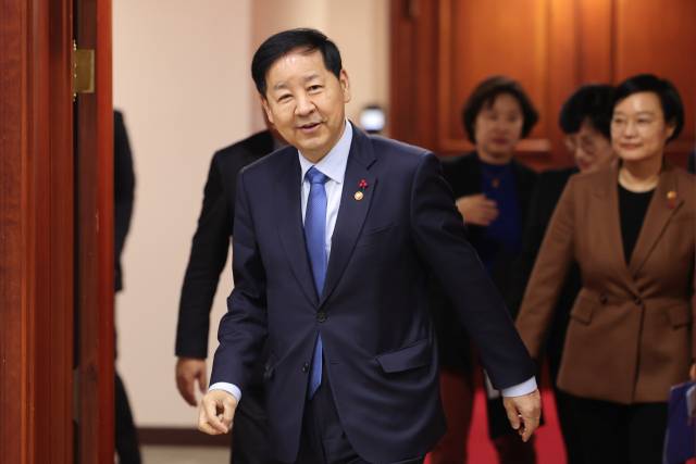 구윤철 경제부총리 겸 기획재정부 장관이 31일 서울 종로구 정부서울청사에서 열린 경제관계장관회의 겸 성장전략 TF 회의에 참석하고 있다. 연합뉴스.