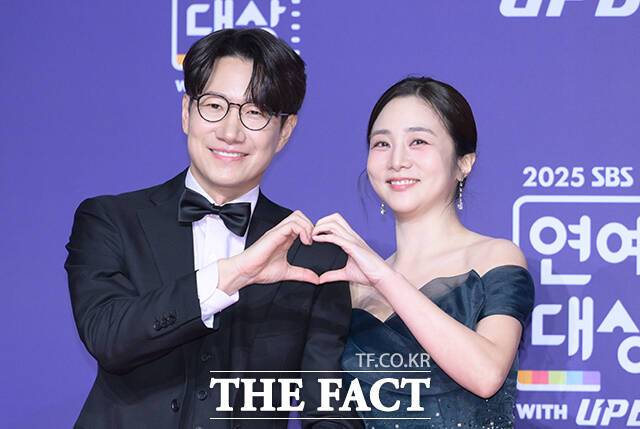 방송인 조우종(왼쪽)이 9년 만에 소속사 FNC엔터테인먼트를 떠난다. /박헌우 기자