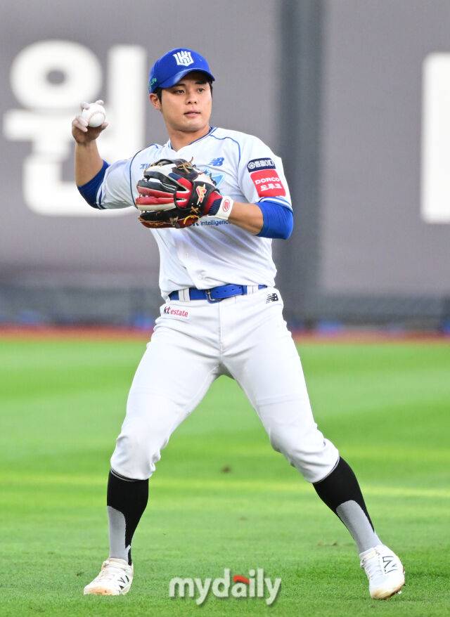 2025년 8월 12일 오후 경기도 수원KT위즈파크에서 열린 '2025 신한 SOL뱅크 KBO 리그' LG 트윈스와 KT 위즈의 경기. KT 권동진이 선발 유격수로 출전했다./마이데일리