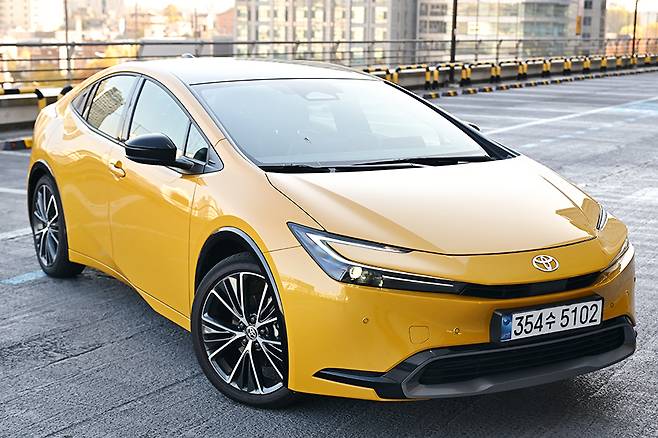 토요타 프리우스 HEV AWD. 사진: 김학수 기자