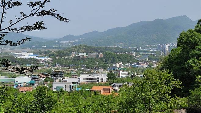 ▲ 성황사에서 바라본 상주 시내 전경. 경북일보DB.