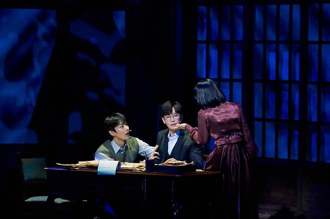 뮤지컬 '팬레터'에서 열연 중인 원태민 배우(왼쪽). ㈜라이브 제공