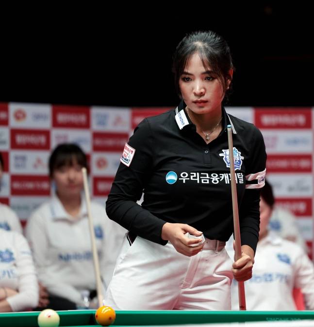 우리금융캐피탈 스롱 피아비가 샷을 구상하고 있다. /사진=PBA 제공