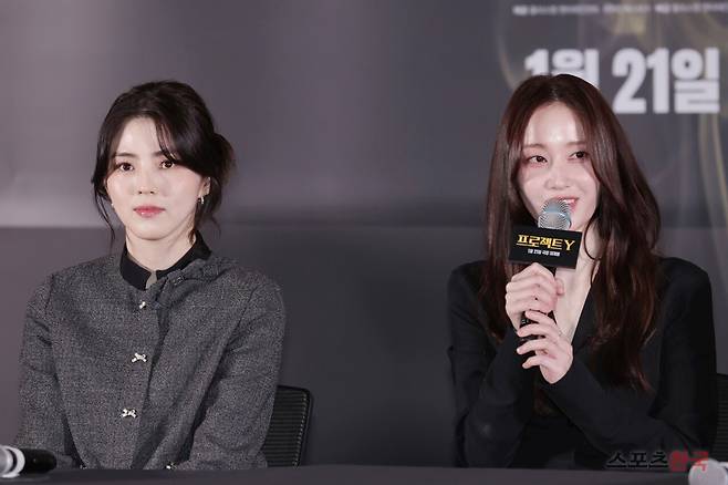 배우 한소희와 전종서 ⓒ이혜영 기자 lhy@hankooki.com