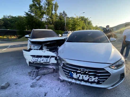 자동차 사고 이미지.