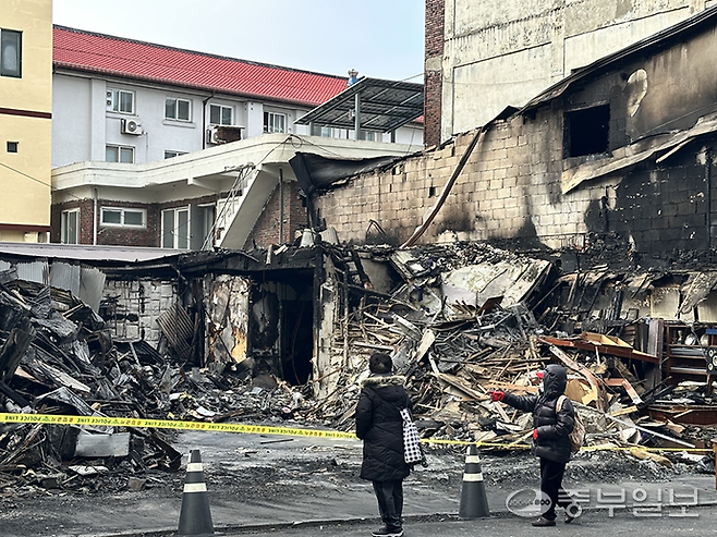 지난 12일 오전 인천 중구 경동 화재 현장의 모습. 사진=장수빈 기자